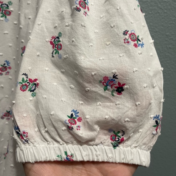 Loft Outlet, spring floral print, v-neck office top size Medium - Picture 6 of 16